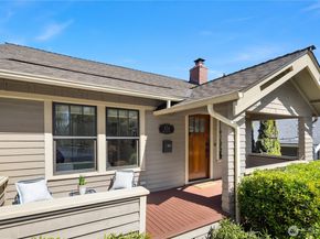 324 NE 54th Street, Seattle WA 98105