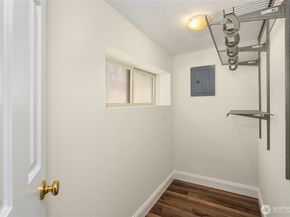 324 NE 54th Street, Seattle WA 98105