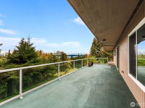 7413 Soundview Drive, Edmonds WA 98026
