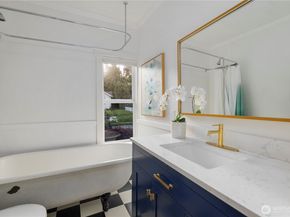 1618 37th Avenue, Seattle WA 98122