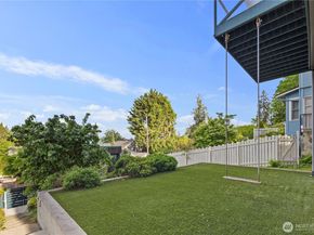 1618 37th Avenue, Seattle WA 98122