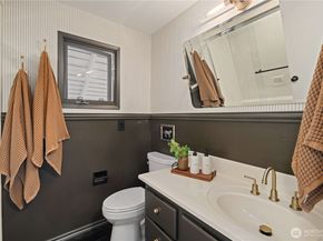 1824 180th Avenue NE, Bellevue WA 98008
