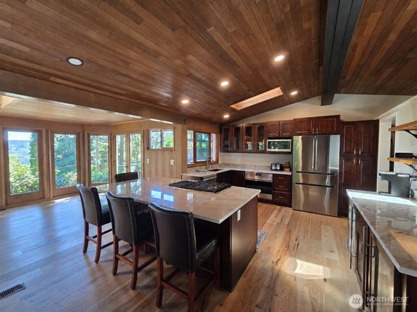 8210 171st Avenue NE, Redmond WA 98052