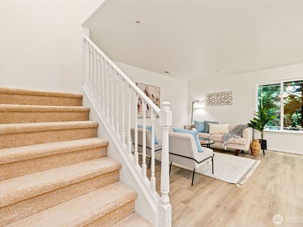 4126 214th Street SW B, Mountlake Terrace WA 98043