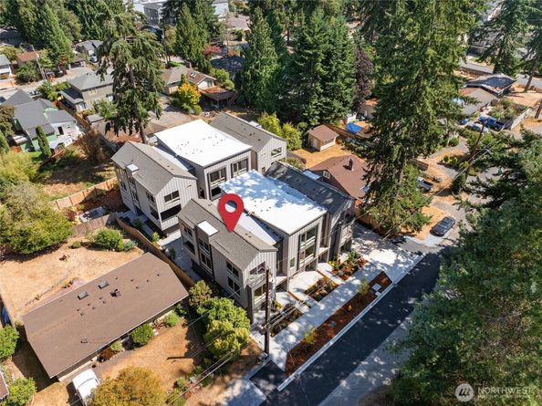 18032 C Sunnyside Avenue N, Shoreline WA 98133