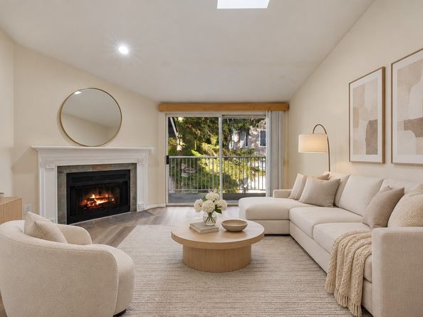 4106 Factoria Blvd SE 309, Bellevue WA 98006