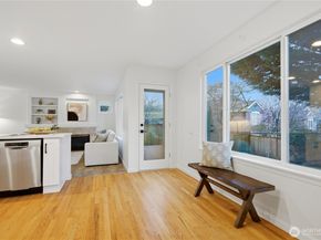 25024 SE 41st Drive, Sammamish WA 98029