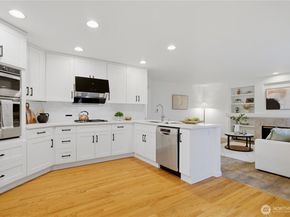 25024 SE 41st Drive, Sammamish WA 98029