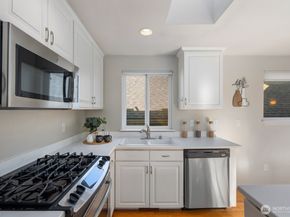 5121 27th Avenue NE, Seattle WA 98105