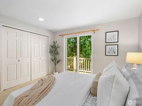 5121 27th Avenue NE, Seattle WA 98105