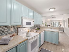 10014 NE 127th Place A201, Kirkland WA 98034