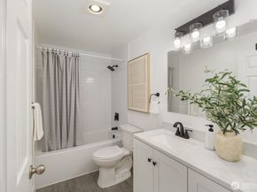 10014 NE 127th Place A201, Kirkland WA 98034