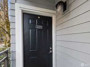 10014 NE 127th Place A201, Kirkland WA 98034