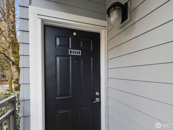 10014 NE 127th Place A201, Kirkland WA 98034
