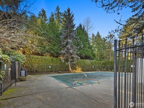 10014 NE 127th Place A201, Kirkland WA 98034