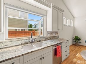 18130 Sunrise Ridge Avenue NE, Poulsbo WA 98370