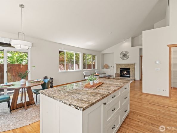 18130 Sunrise Ridge Avenue NE, Poulsbo WA 98370