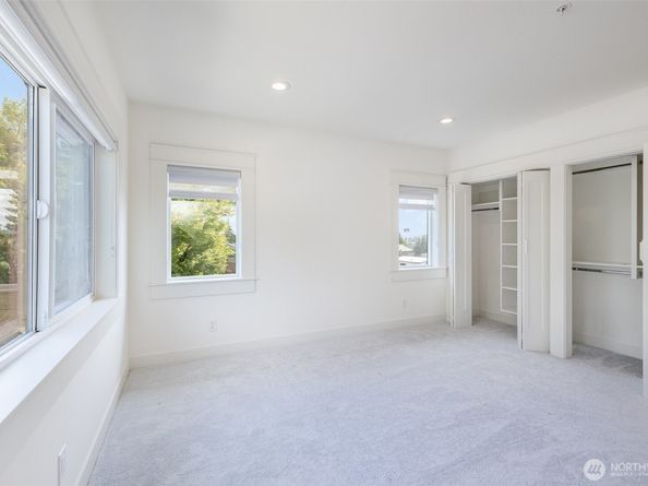 6209 32nd Avenue NE, Seattle WA 98115