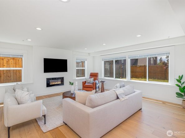 6209 32nd Avenue NE, Seattle WA 98115