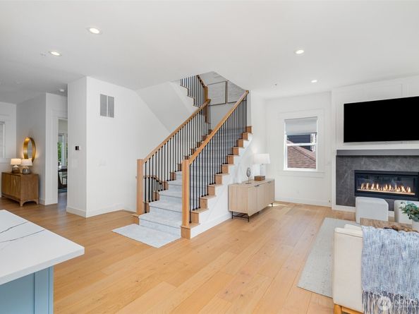 6209 32nd Avenue NE, Seattle WA 98115