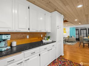 2144 N Westlake Avenue N 01DO7, Seattle WA 98109