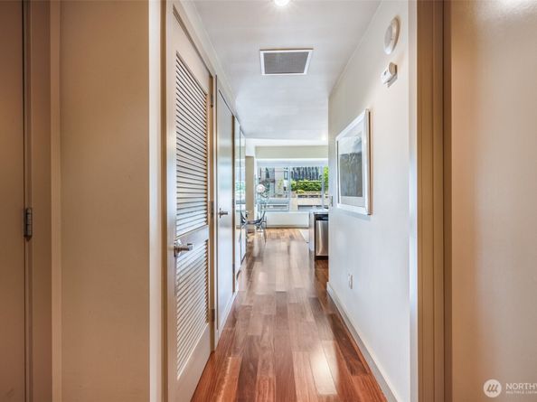 900 Lenora Street W402, Seattle WA 98121