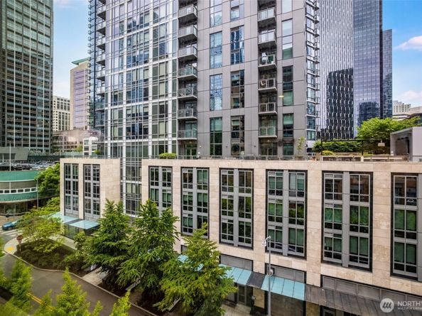 900 Lenora Street W402, Seattle WA 98121