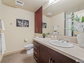 900 Lenora Street W402, Seattle WA 98121