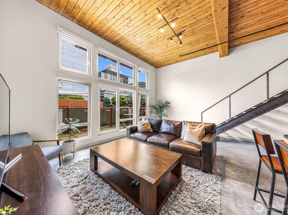 401 9th Avenue N 410, Seattle WA 98109