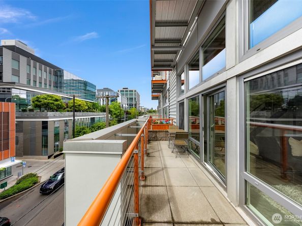 401 9th Avenue N 410, Seattle WA 98109