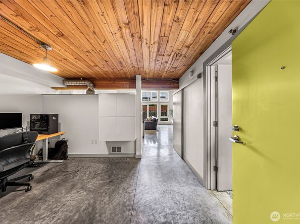 401 9th Avenue N 410, Seattle WA 98109