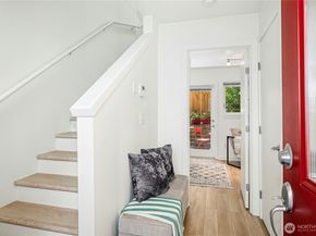 4795 35th Avenue S B, Seattle WA 98118