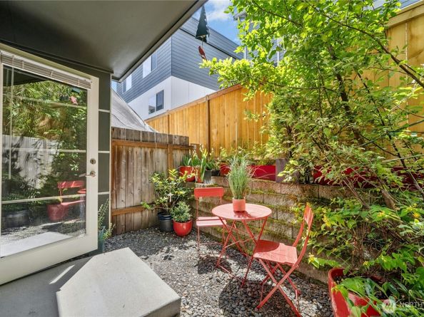 4795 35th Avenue S B, Seattle WA 98118