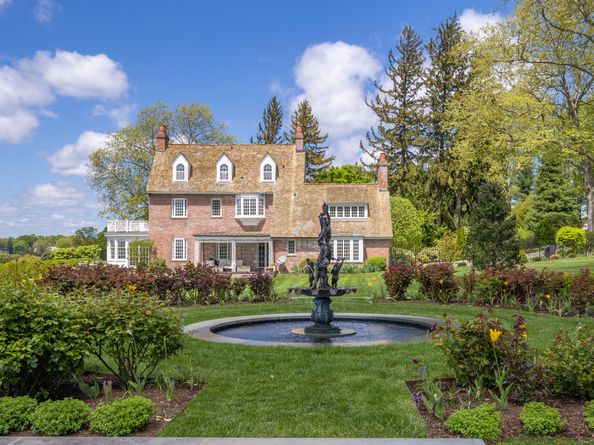 828 Sasco Hill Road, Fairfield CT 06824
