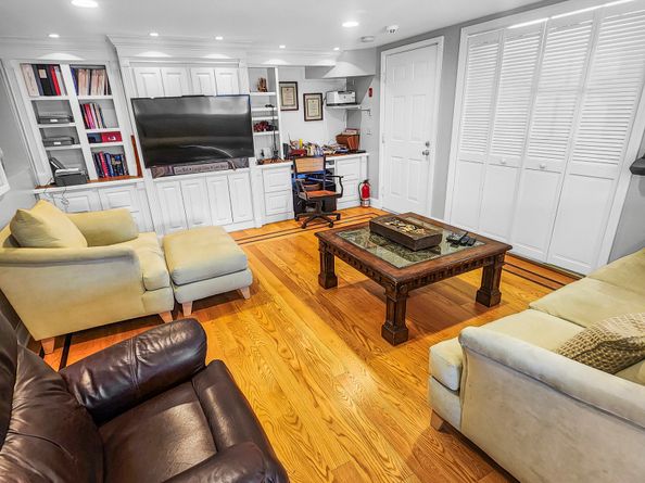 53 Asia Circle, Bridgeport CT 06610