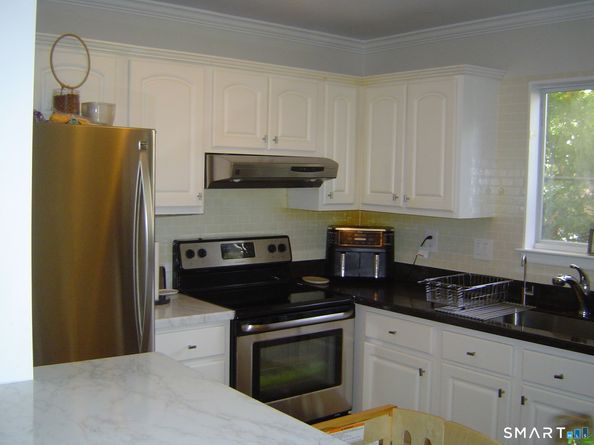 52 Riverview Drive 52, Bridgeport CT 06606