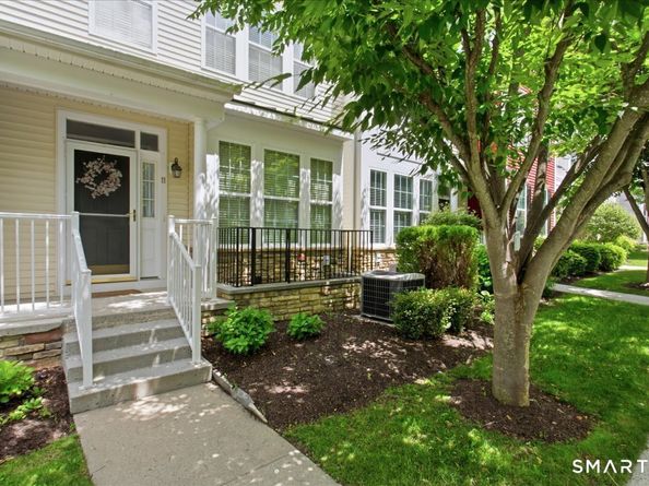 11 Mercy Street 11, Danbury CT 06810