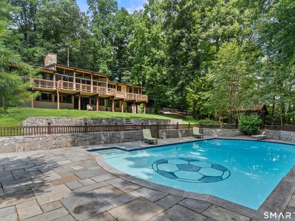 132 Signal Hill Road, Wilton CT 06897