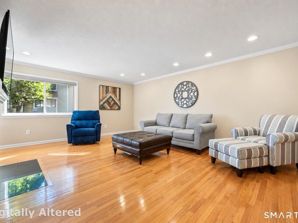 118 Sunrise Hill Road 118, Norwalk CT 06851