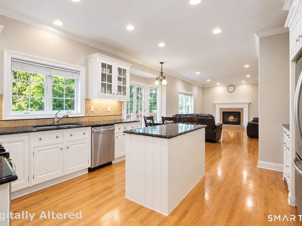 12 Crowne Pond Lane 12, Wilton CT 06897