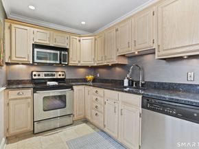 125 Heritage Hill Road APT B, New Canaan CT 06840