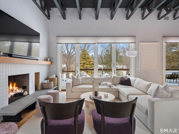 48 Green Meadow Lane, New Canaan CT 06840