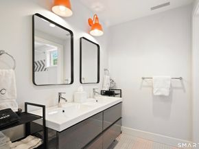 48 Green Meadow Lane, New Canaan CT 06840