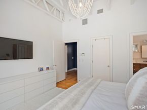 48 Green Meadow Lane, New Canaan CT 06840