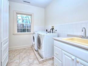 49 Pinner Lane, Stamford CT 06903