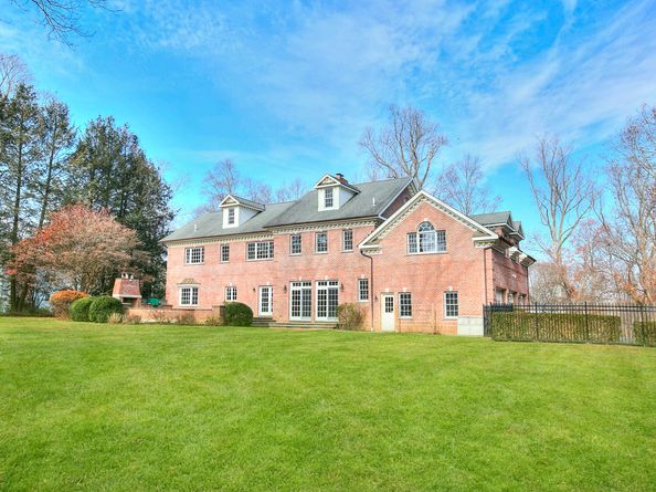 49 Pinner Lane, Stamford CT 06903