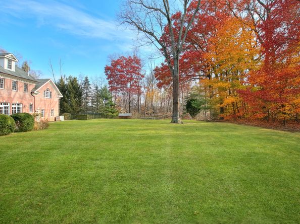 49 Pinner Lane, Stamford CT 06903