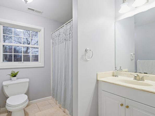 72 Broadmere Road, Stratford CT 06614