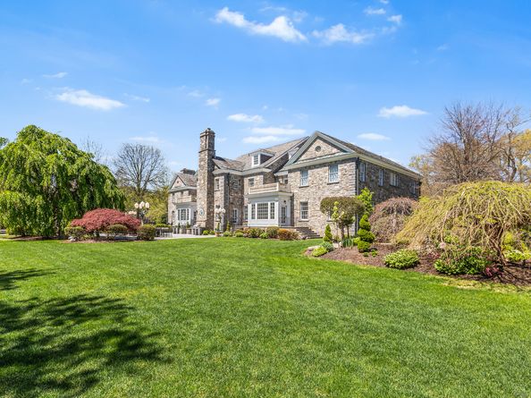 2959 Congress Street, Fairfield CT 06824