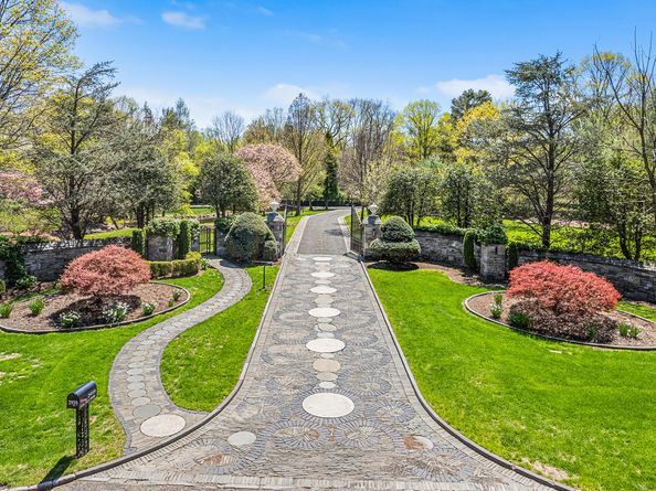 2959 Congress Street, Fairfield CT 06824